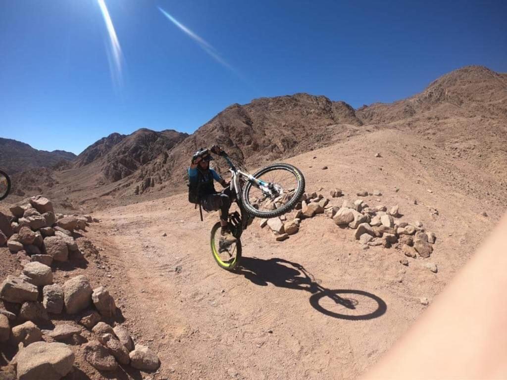 Hostel Sebaii Camp السباعى كامب شاطئ الترابين بجوار ويت بالس Nuweiba` Exterior foto