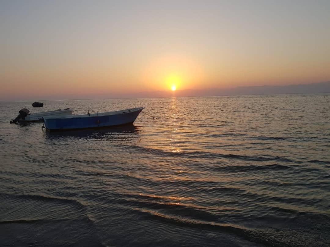 Hostel Sebaii Camp السباعى كامب شاطئ الترابين بجوار ويت بالس Nuweiba` Exterior foto