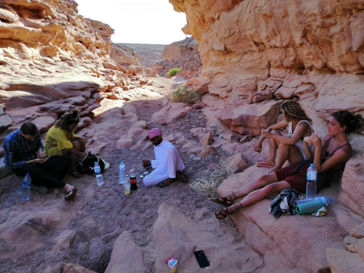 Hostel Sebaii Camp السباعى كامب شاطئ الترابين بجوار ويت بالس Nuweiba` Exterior foto