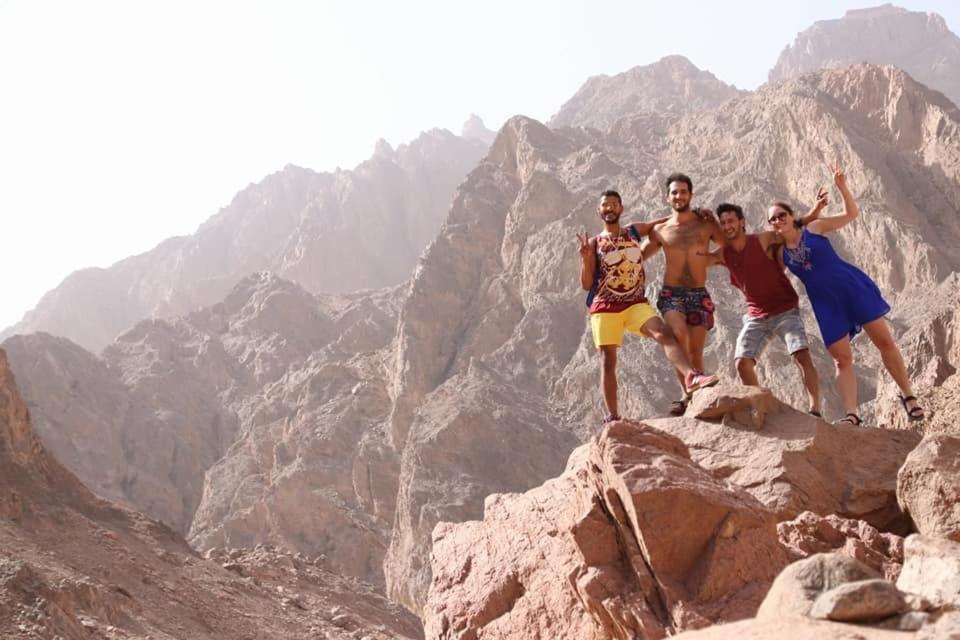 Hostel Sebaii Camp السباعى كامب شاطئ الترابين بجوار ويت بالس Nuweiba` Exterior foto