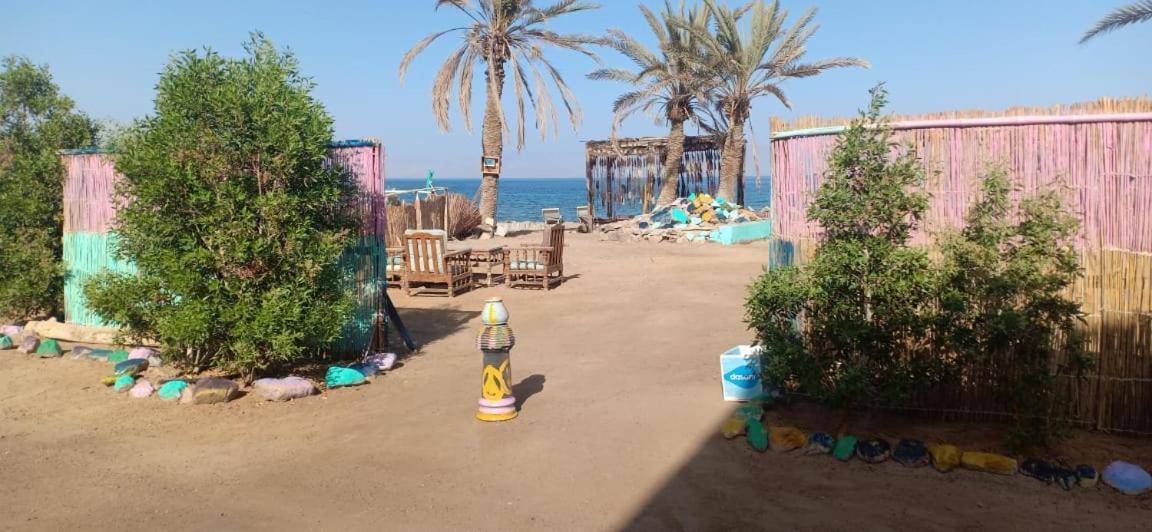 Hostel Sebaii Camp السباعى كامب شاطئ الترابين بجوار ويت بالس Nuweiba` Exterior foto